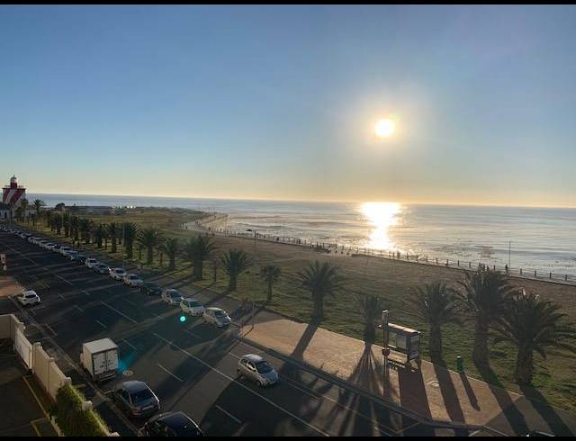 3 BEDROOM PROPERTY TO RENT IN MOUILLE POINT